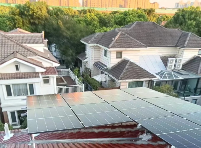 Does the hotter the weather the more electricity the solar panels generate?